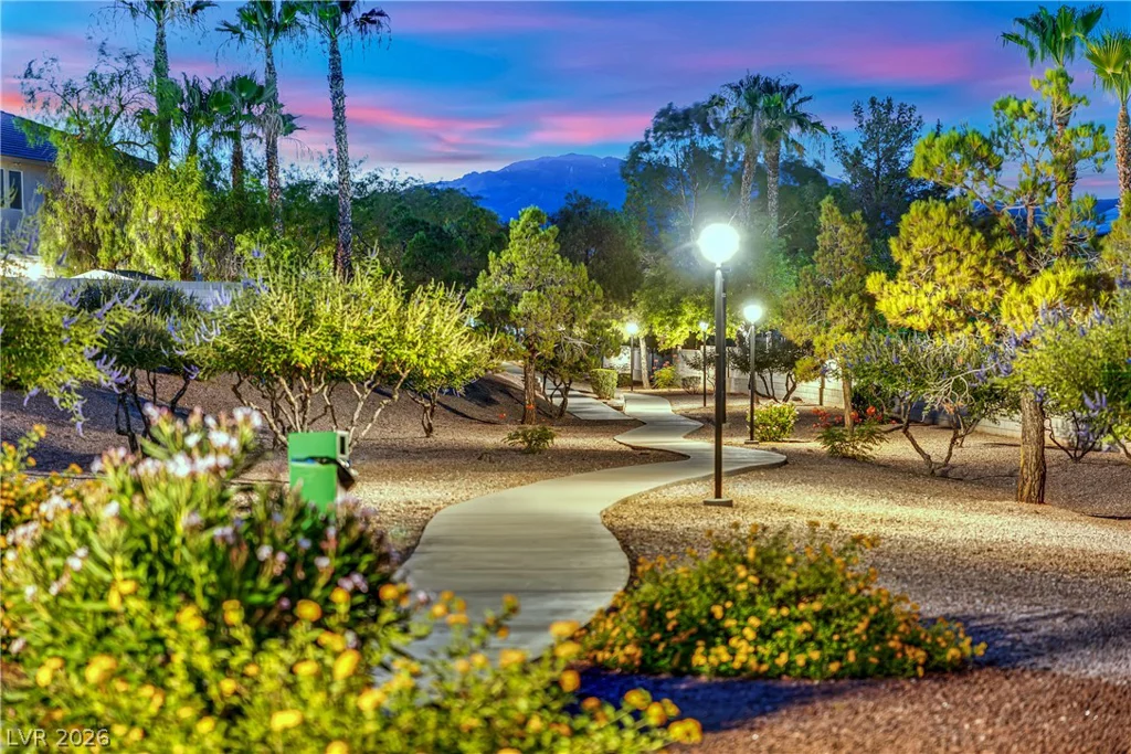 8905 Goldstone, Las Vegas, NV 89143