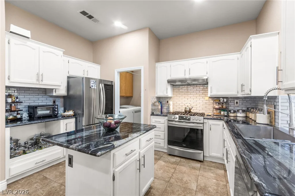 9229 Spruce Mountain, Las Vegas, NV 89134