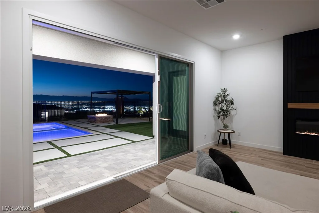526 Riley Ridge, Henderson, NV 89012