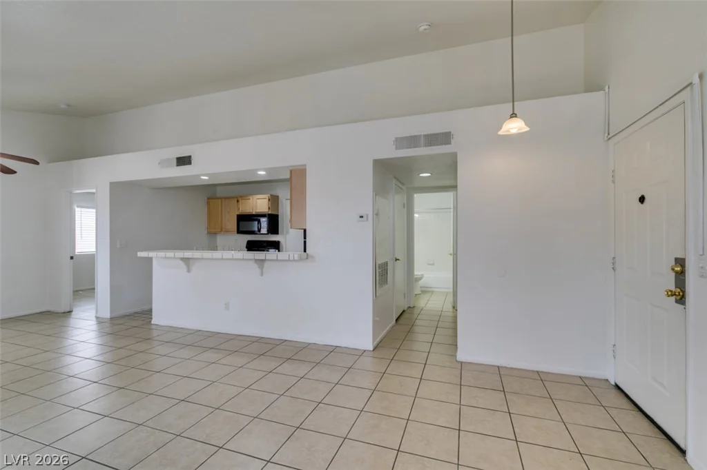 7570 Flamingo, Las Vegas, NV 89147