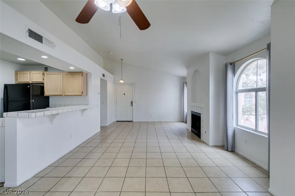 7570 Flamingo, Las Vegas, NV 89147