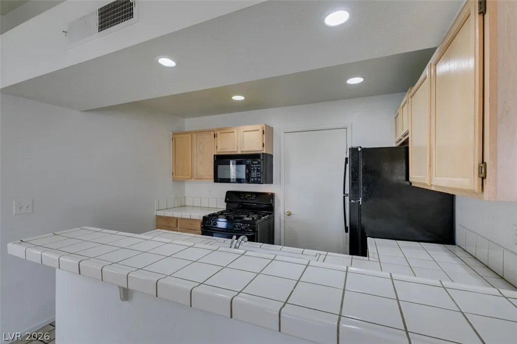 7570 Flamingo, Las Vegas, NV 89147