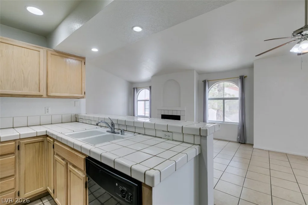 7570 Flamingo, Las Vegas, NV 89147