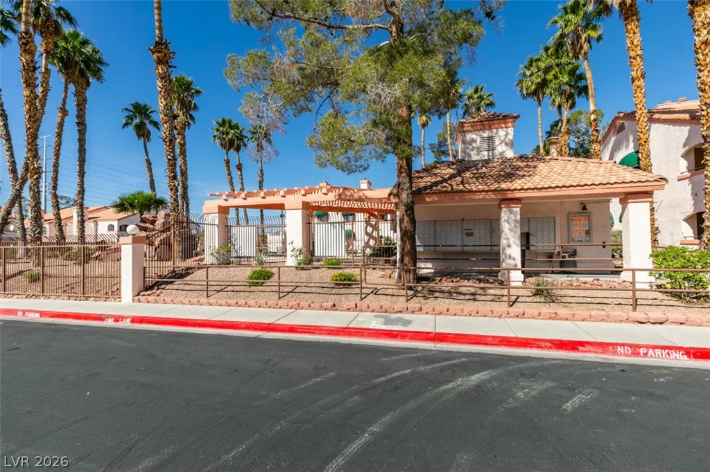 7570 Flamingo, Las Vegas, NV 89147