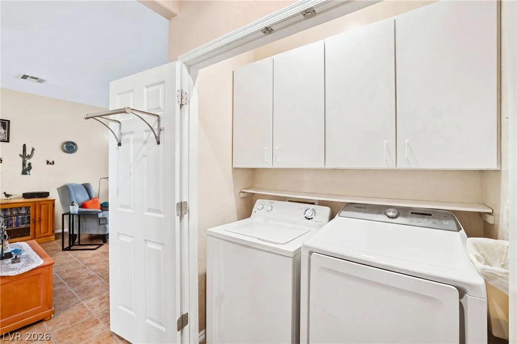 5952 Saddle Horse, Las Vegas, NV 89122