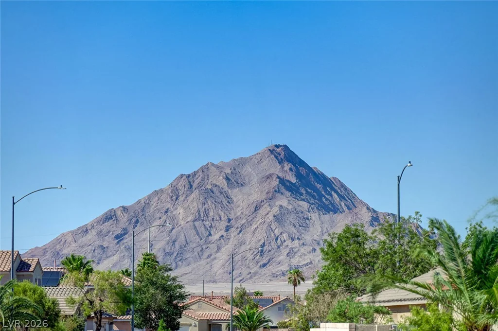 961 Adobe Flat, Henderson, NV 89011