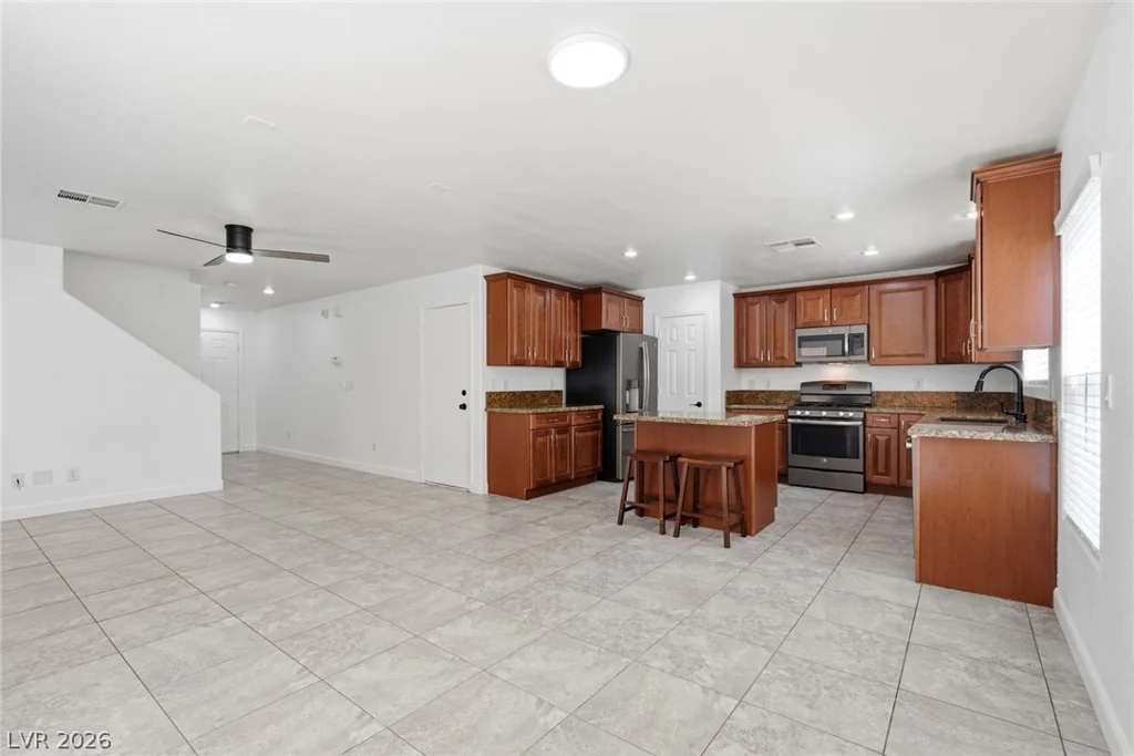 10256 Franford, Las Vegas, NV 89183