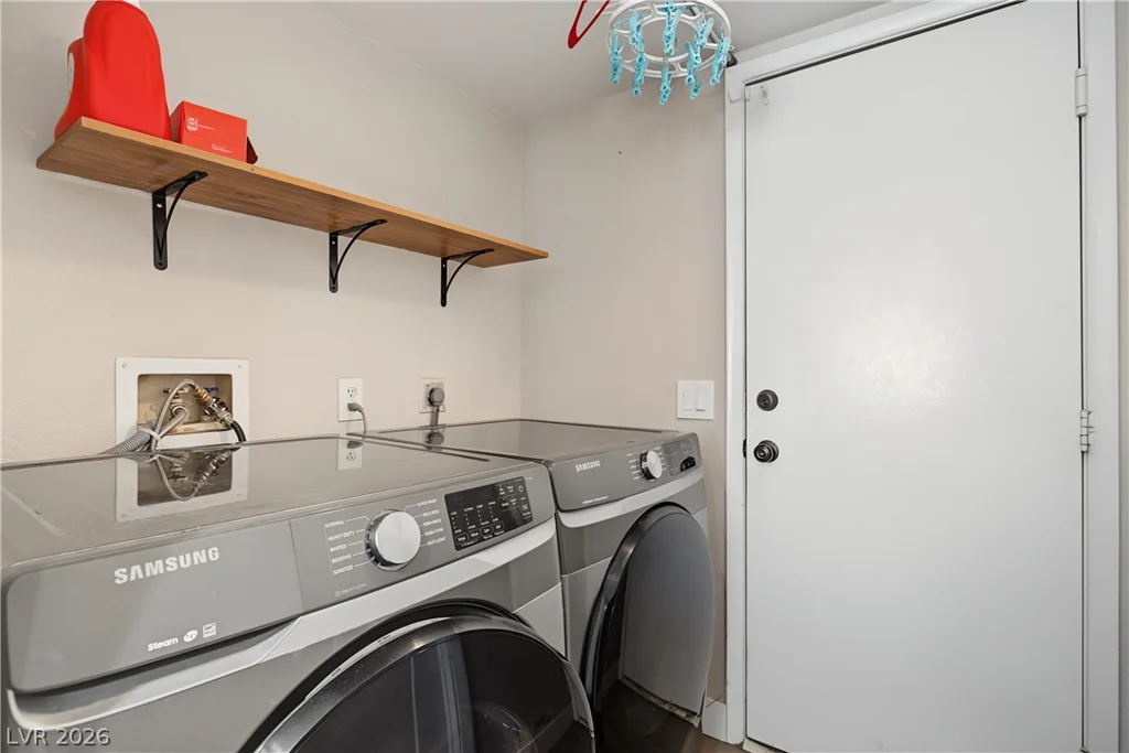 1884 Misty Glade, Las Vegas, NV 89119