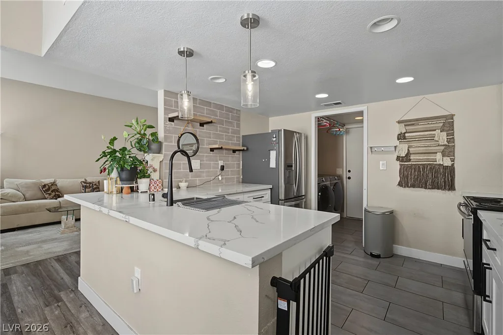 1884 Misty Glade, Las Vegas, NV 89119