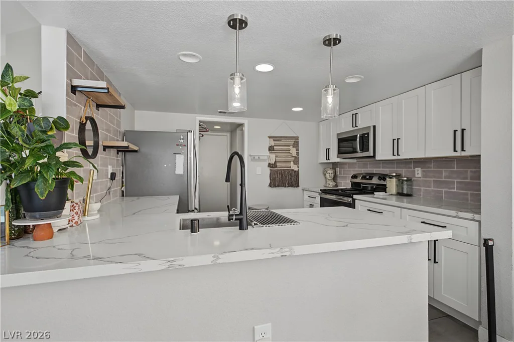 1884 Misty Glade, Las Vegas, NV 89119