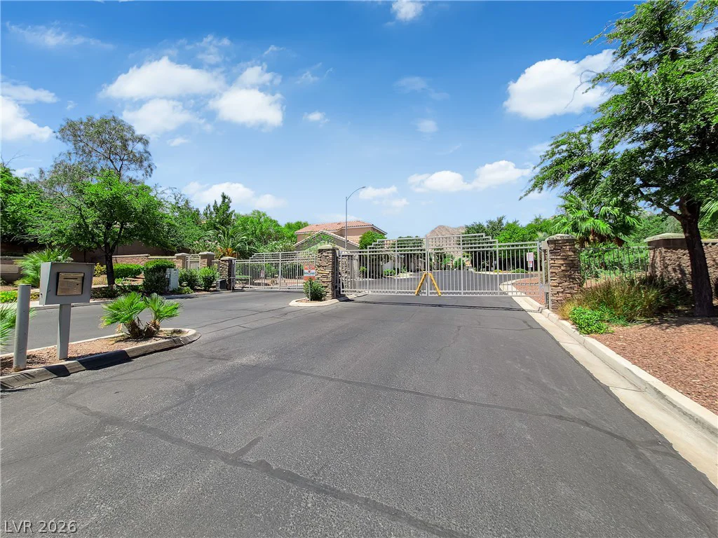 10400 Nutt Creek, Las Vegas, NV 89129