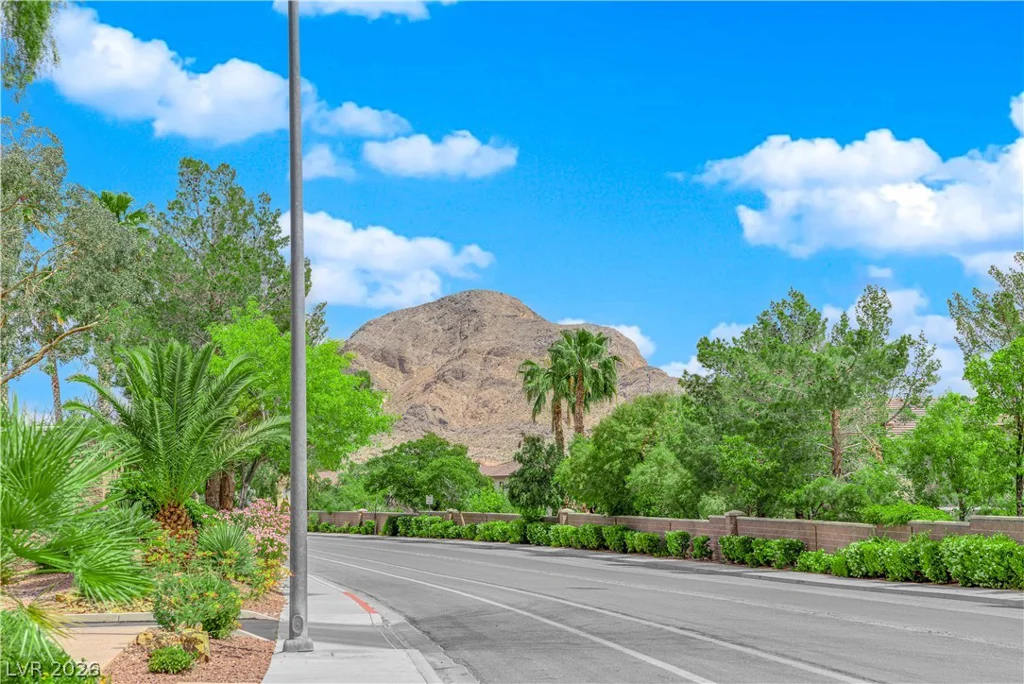 10400 Nutt Creek, Las Vegas, NV 89129