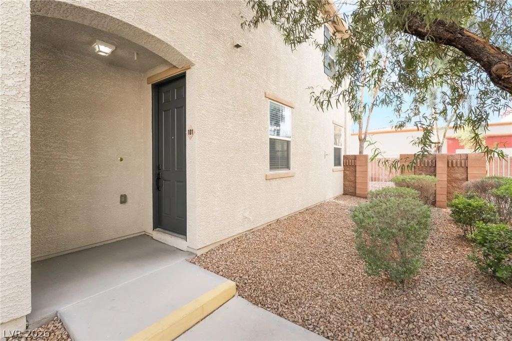 450 Westminster Hall, North Las Vegas, NV 89032