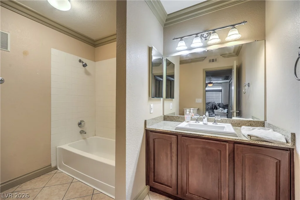 1150 Buffalo, Las Vegas, NV 89128