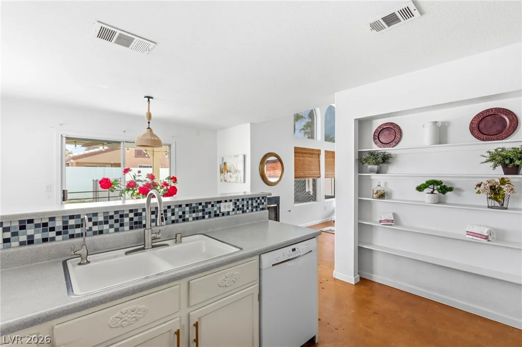 8233 Hydra, Las Vegas, NV 89128