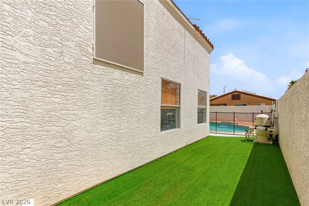 8233 Hydra, Las Vegas, NV 89128