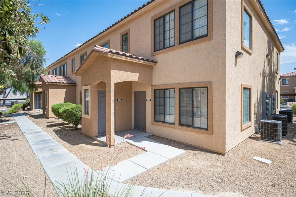 2010 Rancho Lake, Las Vegas, NV 89108