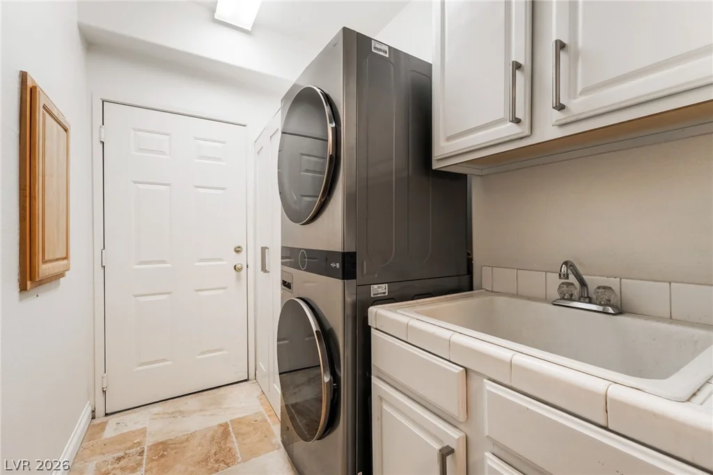 3555 Meridale, Las Vegas, NV 89147