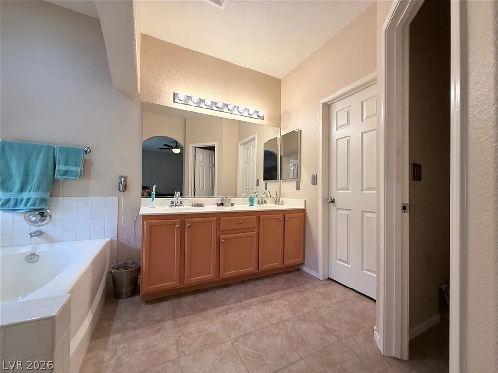 8121 Danaides, Las Vegas, NV 89131