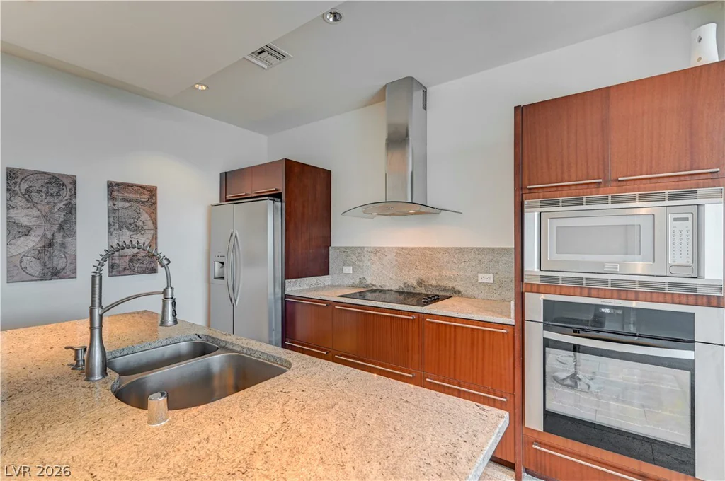 4471 Dean Martin, Las Vegas, NV 89103