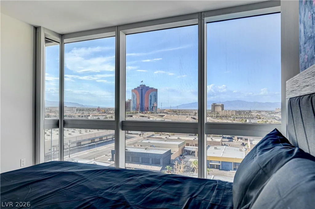 4471 Dean Martin, Las Vegas, NV 89103