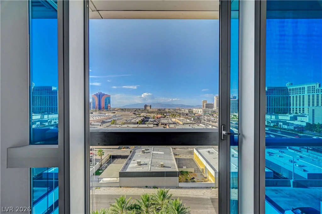 4471 Dean Martin, Las Vegas, NV 89103