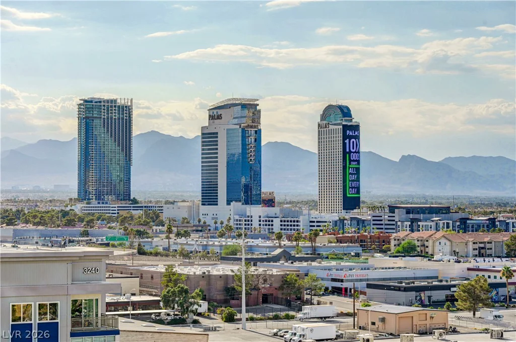 4471 Dean Martin, Las Vegas, NV 89103