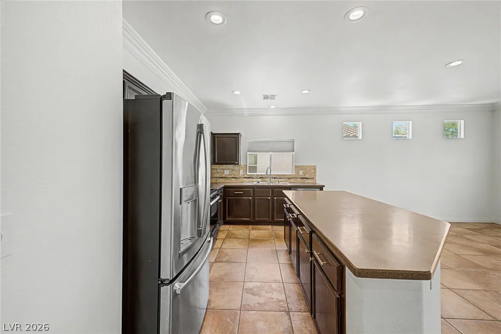 5511 Meedeldale, North Las Vegas, NV 89031