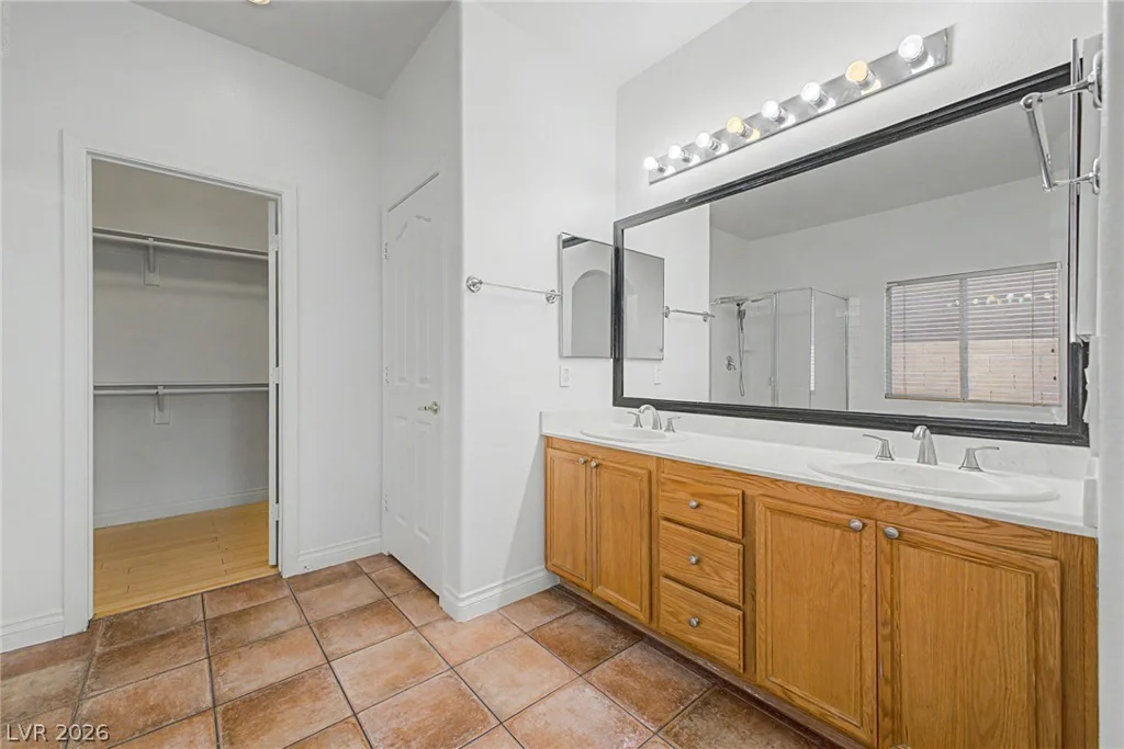 5511 Meedeldale, North Las Vegas, NV 89031