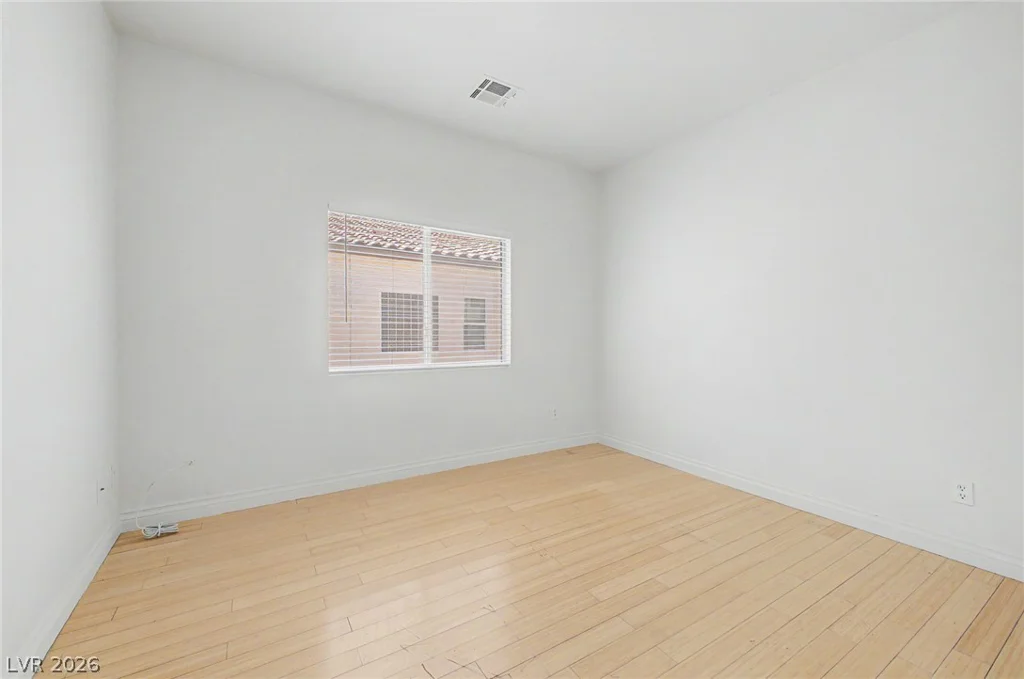 5511 Meedeldale, North Las Vegas, NV 89031
