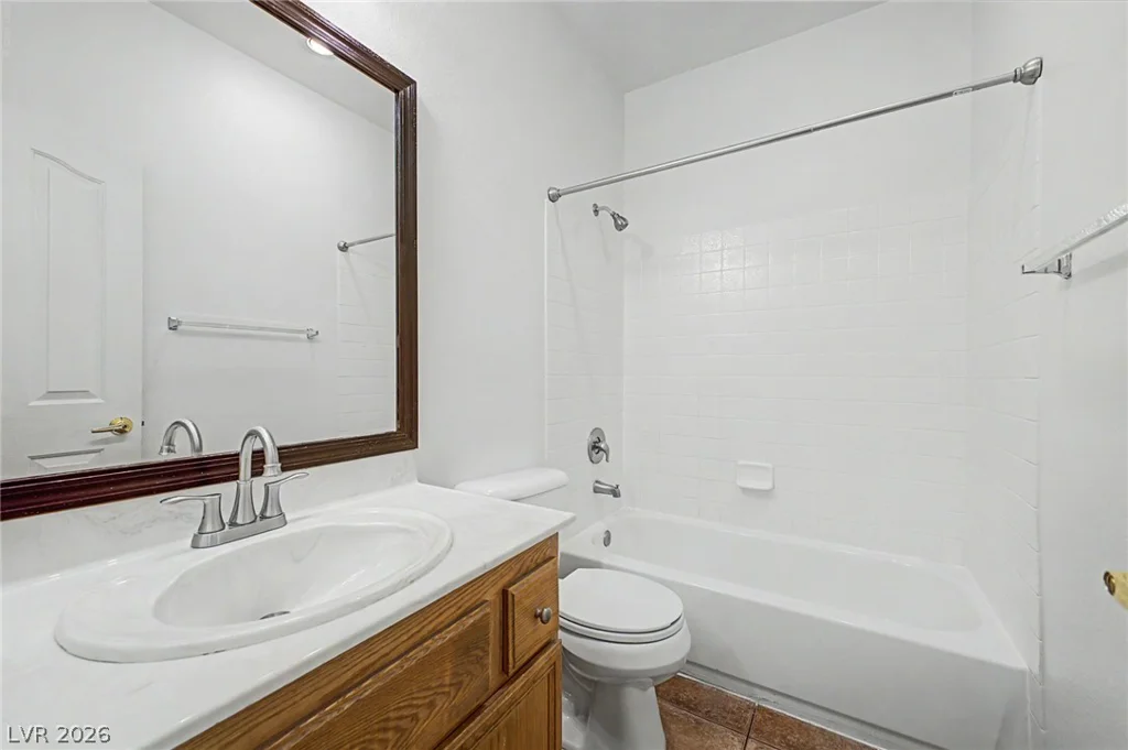 5511 Meedeldale, North Las Vegas, NV 89031