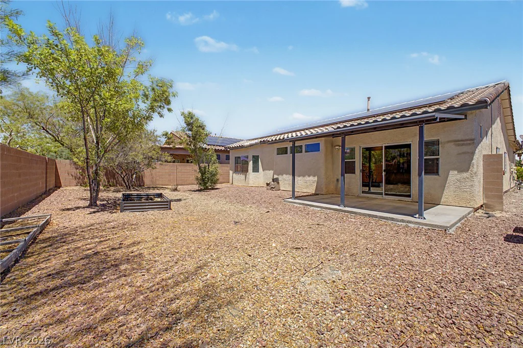 5511 Meedeldale, North Las Vegas, NV 89031