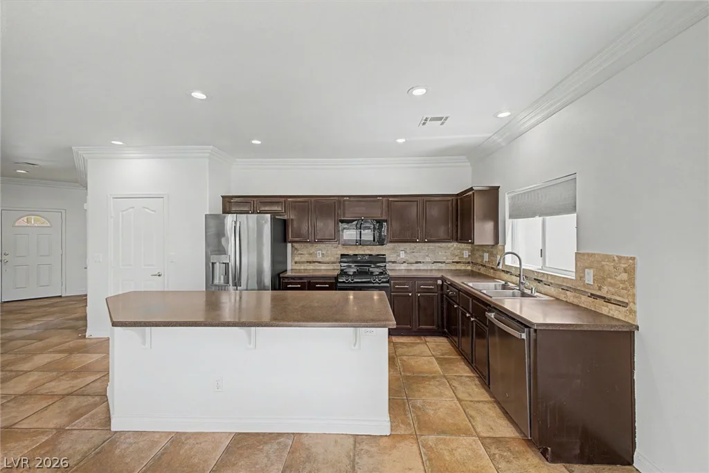 5511 Meedeldale, North Las Vegas, NV 89031