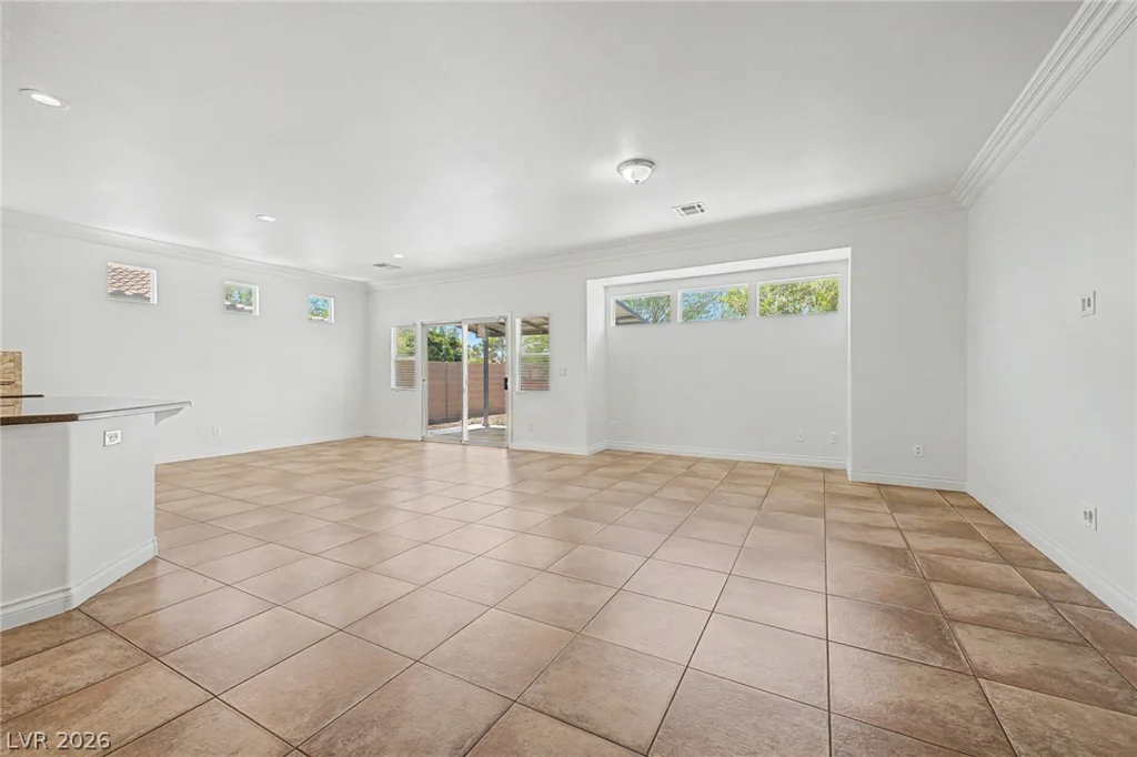 5511 Meedeldale, North Las Vegas, NV 89031