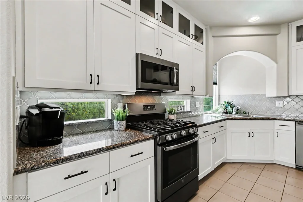 5507 Dry River, Las Vegas, NV 89141