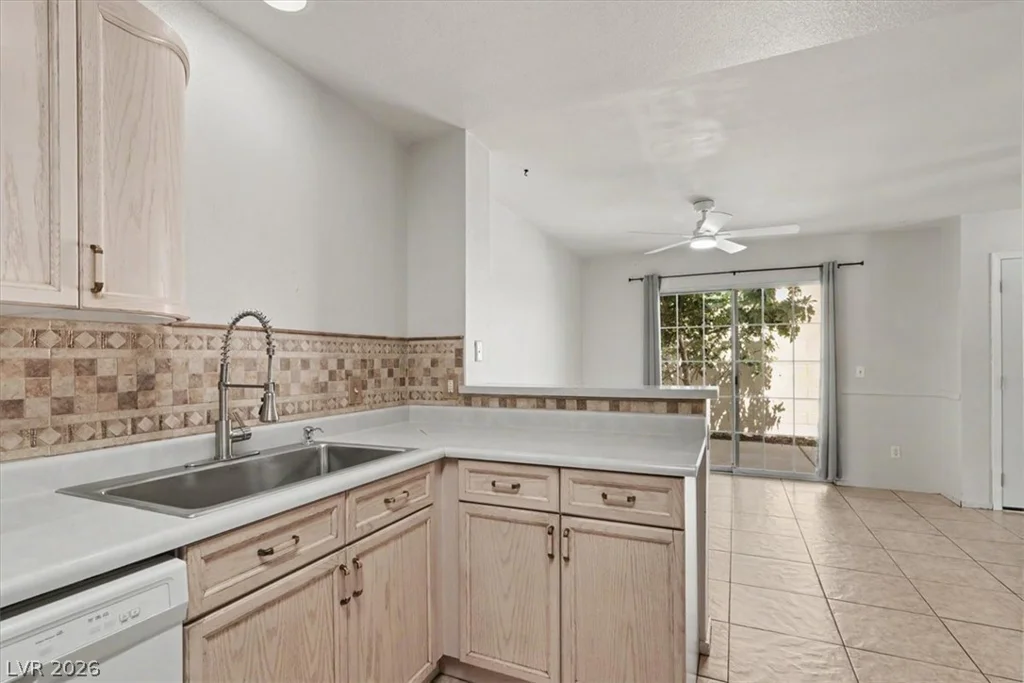 8440 Stoney Bluff, Las Vegas, NV 89129
