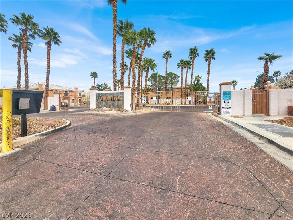 8440 Stoney Bluff, Las Vegas, NV 89129