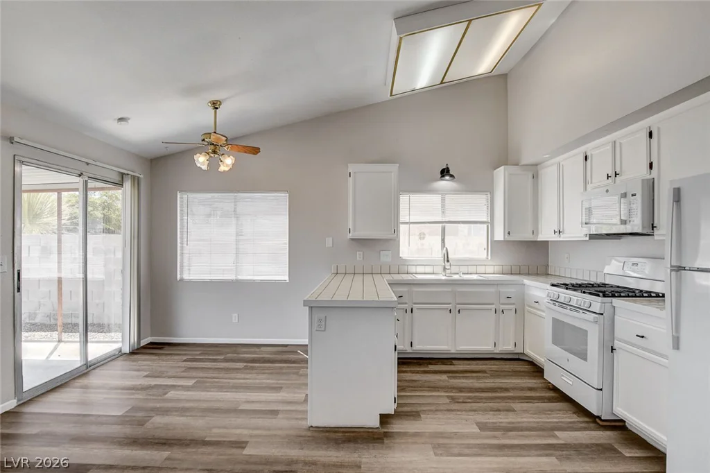 6209 Warm River, Las Vegas, NV 89108