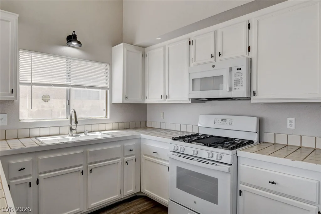 6209 Warm River, Las Vegas, NV 89108