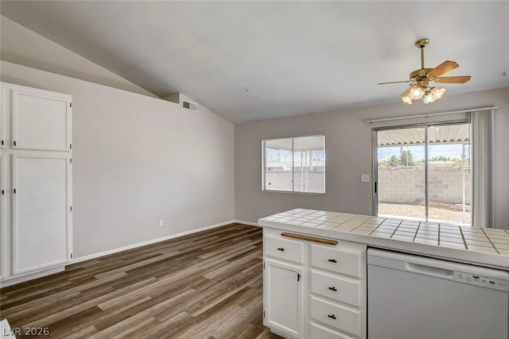 6209 Warm River, Las Vegas, NV 89108
