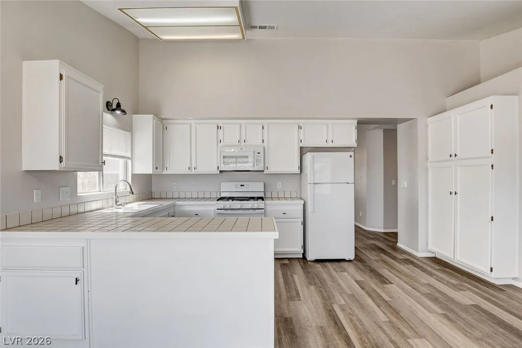 6209 Warm River, Las Vegas, NV 89108