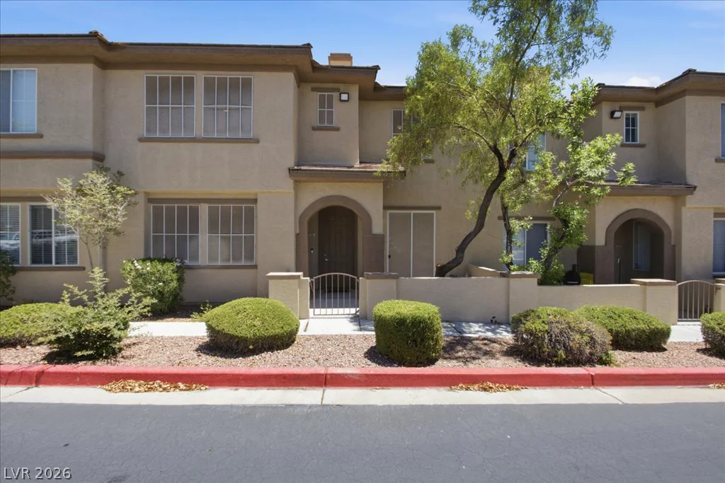 10231 Deerfield Beach, Las Vegas, NV 89129