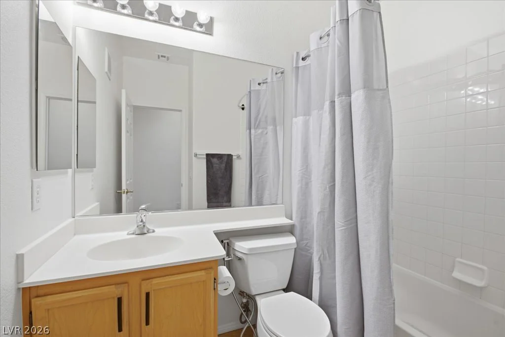 10231 Deerfield Beach, Las Vegas, NV 89129