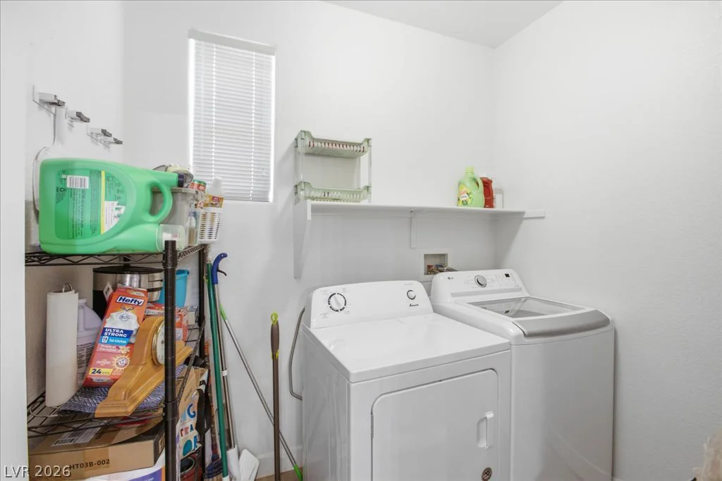 10231 Deerfield Beach, Las Vegas, NV 89129