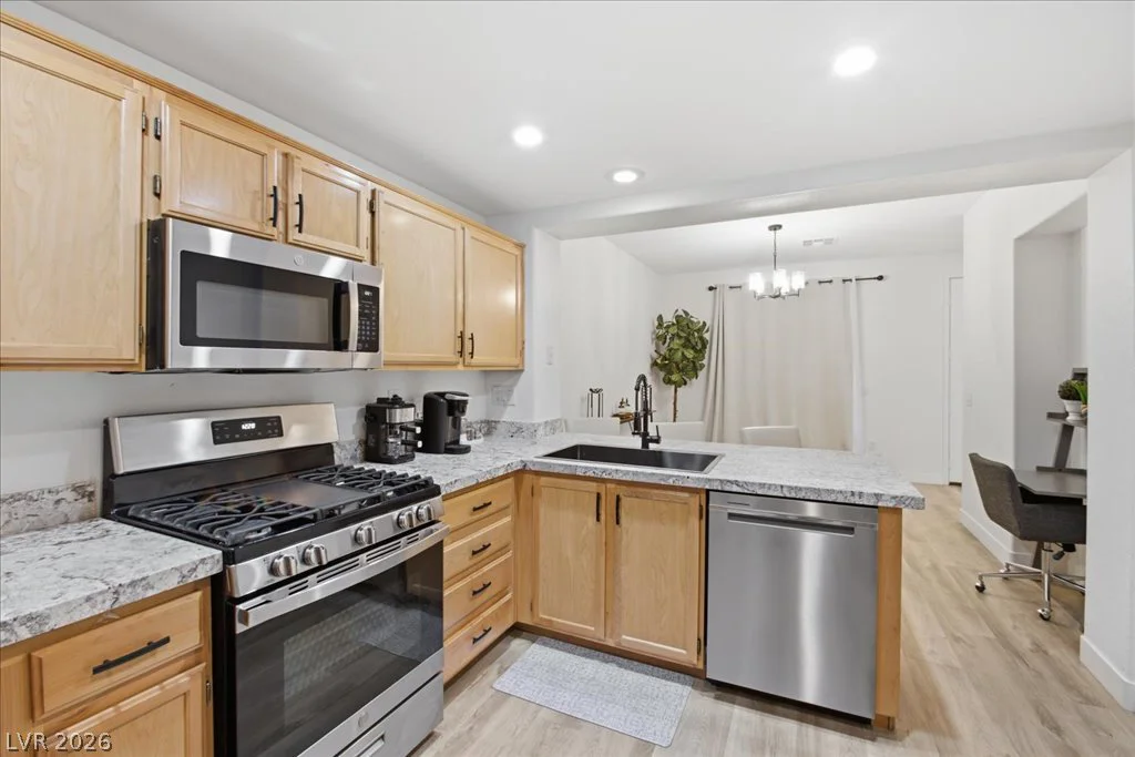 10231 Deerfield Beach, Las Vegas, NV 89129