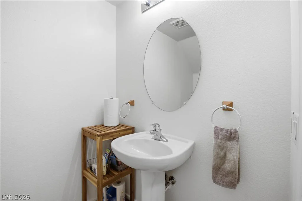 10231 Deerfield Beach, Las Vegas, NV 89129