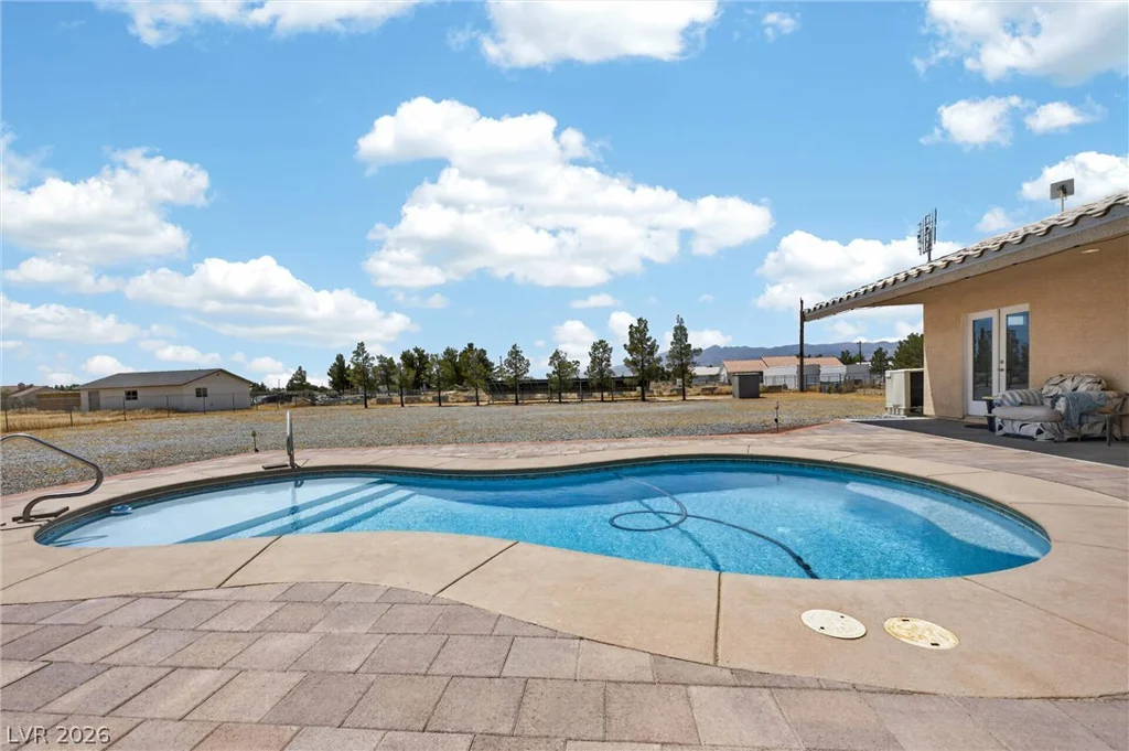 1531 Hickory, Pahrump, NV 89048
