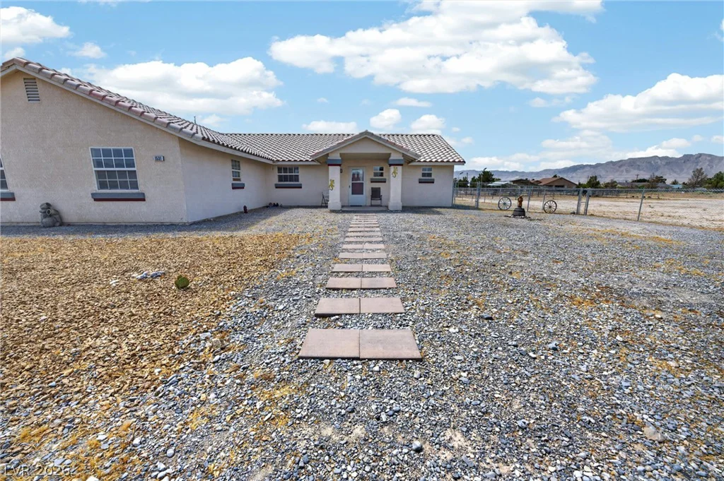 1531 Hickory, Pahrump, NV 89048