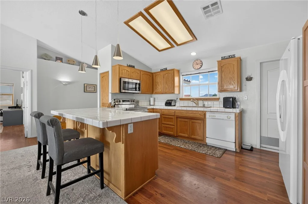1531 Hickory, Pahrump, NV 89048