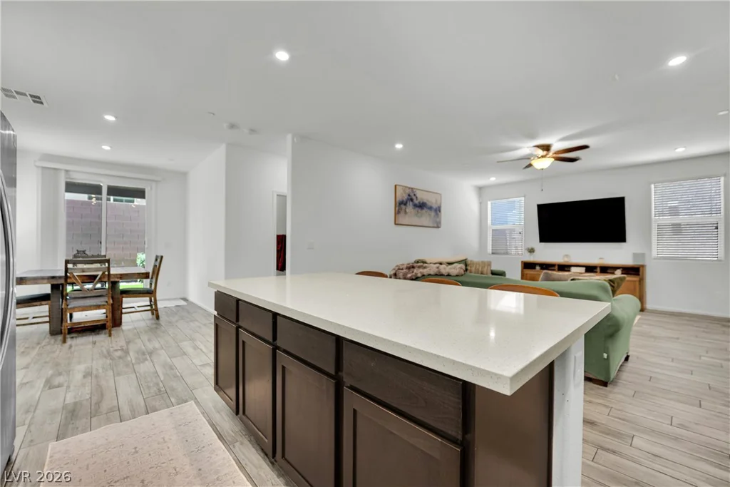 6123 Rose Springs, Las Vegas, NV 89130